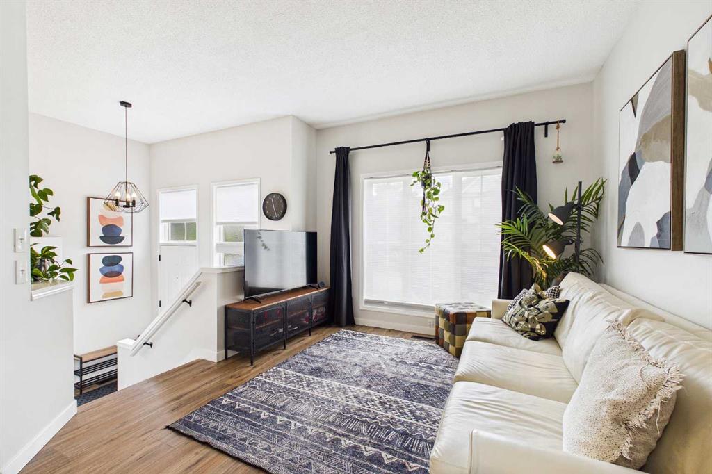Picture for 58 Hidden Crescent NW