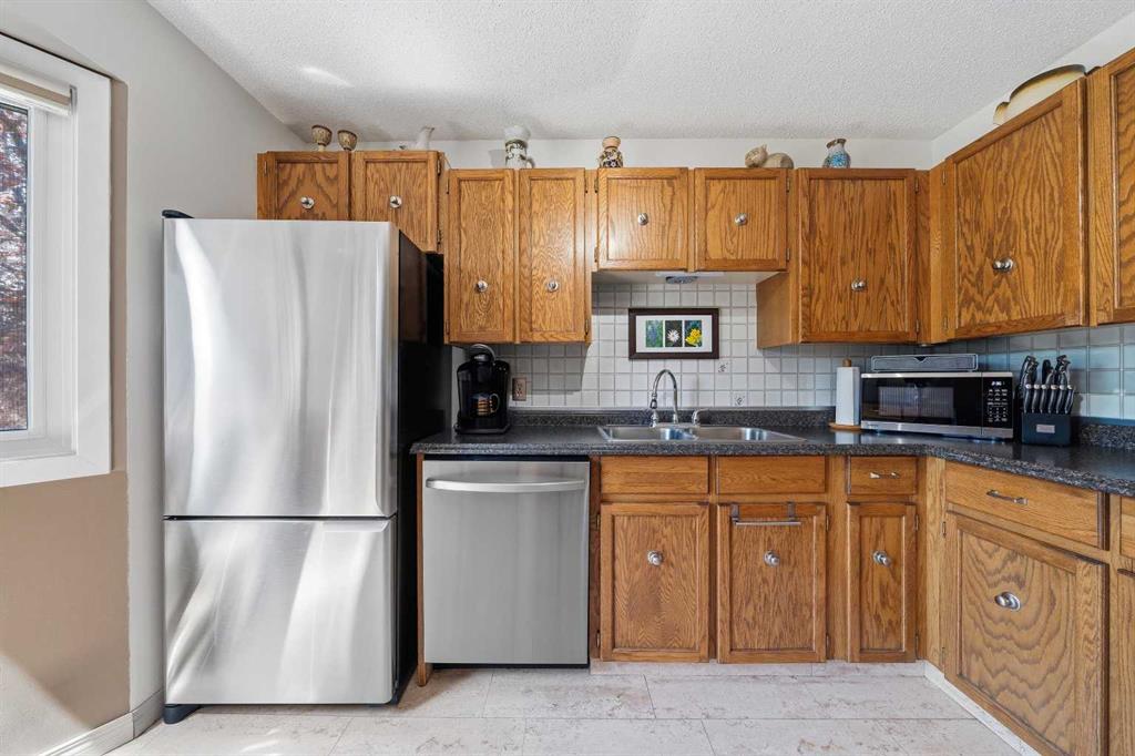 Picture for 104, 23 Glamis Drive SW