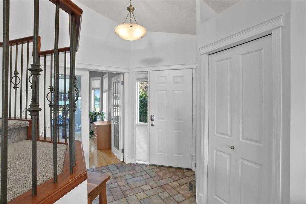 Picture for 147 Springbank Villas SW