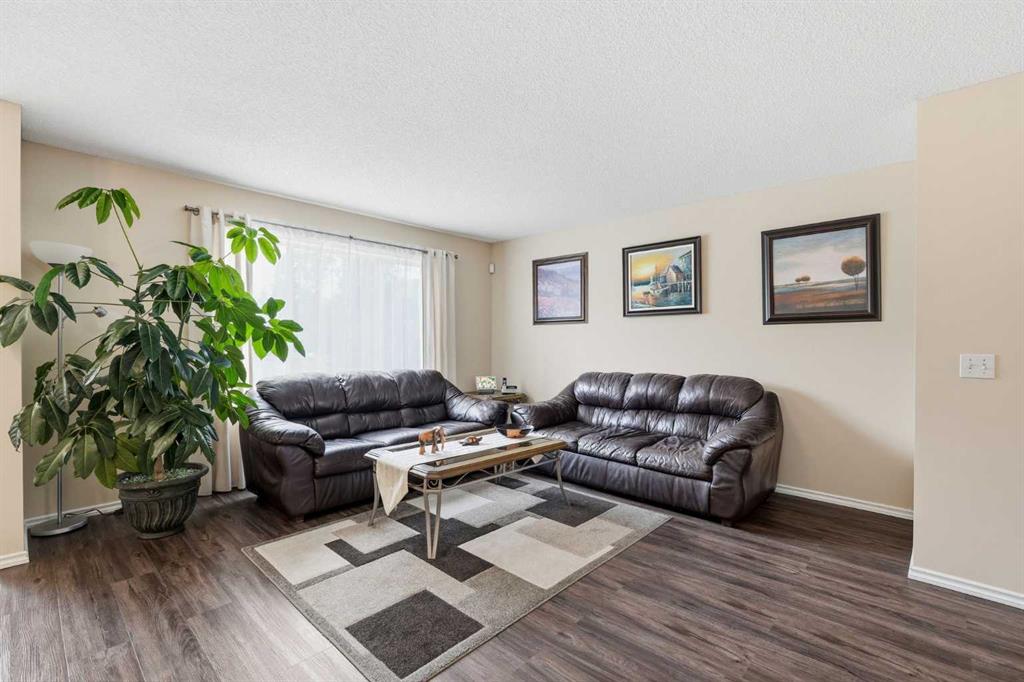 Picture for 54 Cougar Ridge Bay SW