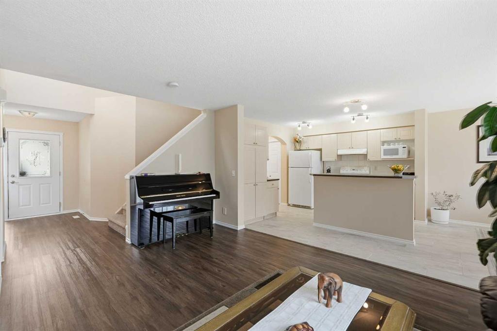 Picture for 54 Cougar Ridge Bay SW