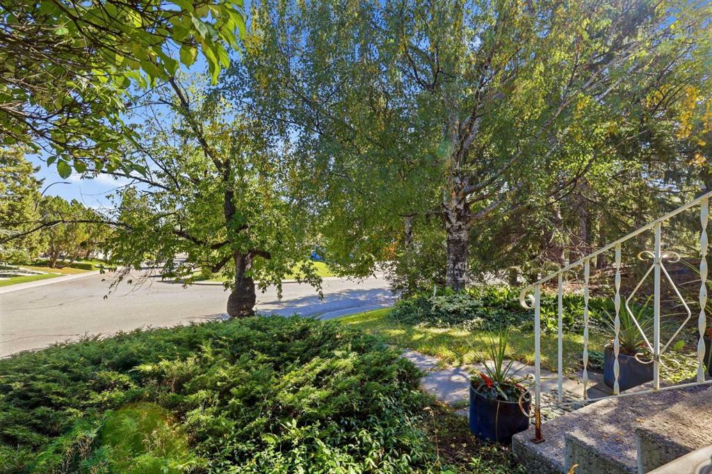 Picture for 944 Canna Crescent SW