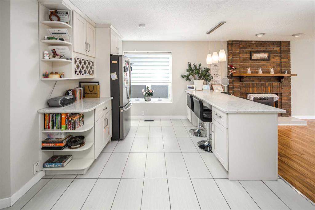 Picture for 180 Woodglen Way SW