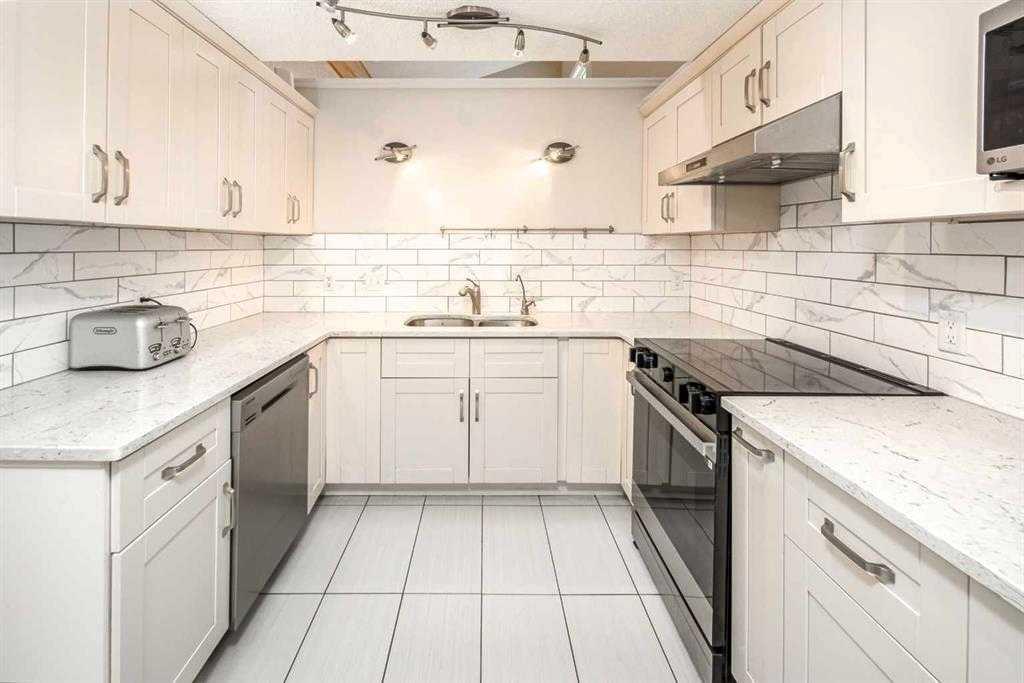 Picture for 180 Woodglen Way SW