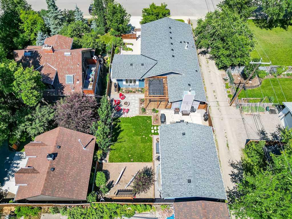 Picture for 723 5 Avenue SW