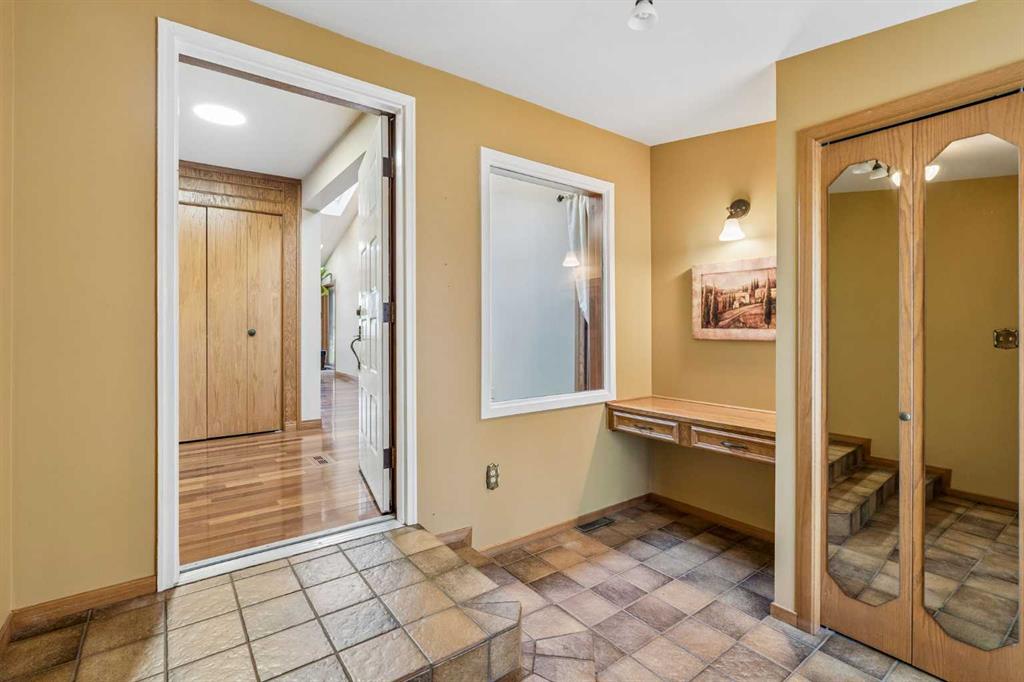 Picture for 31 Edgehill Bay NW