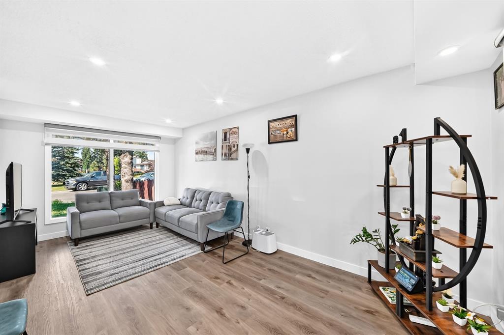 Picture for 40 Falconridge Close NE