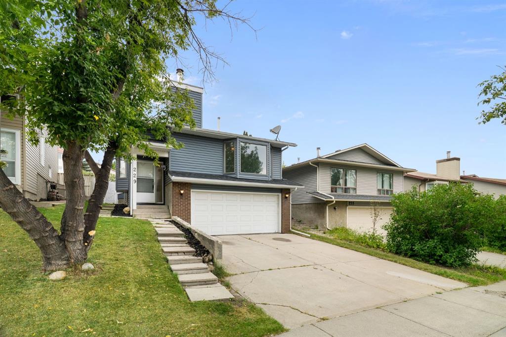 Picture for 229 Macewan Glen Drive NW