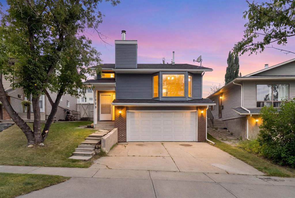 Picture for 229 Macewan Glen Drive NW