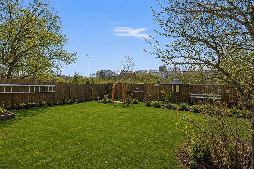 Picture for 72 Marquis Place SE