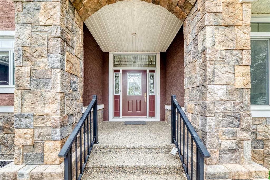 Picture for 96 Cranarch Heights SE