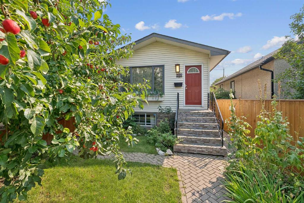 Picture for 205 15 Avenue NE