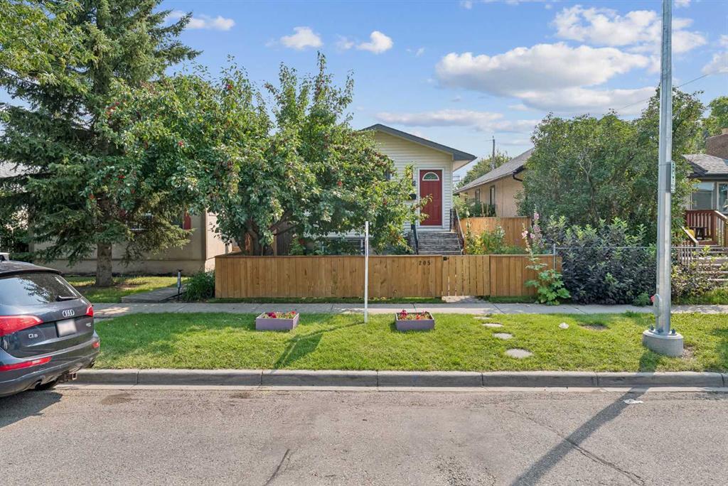Picture for 205 15 Avenue NE