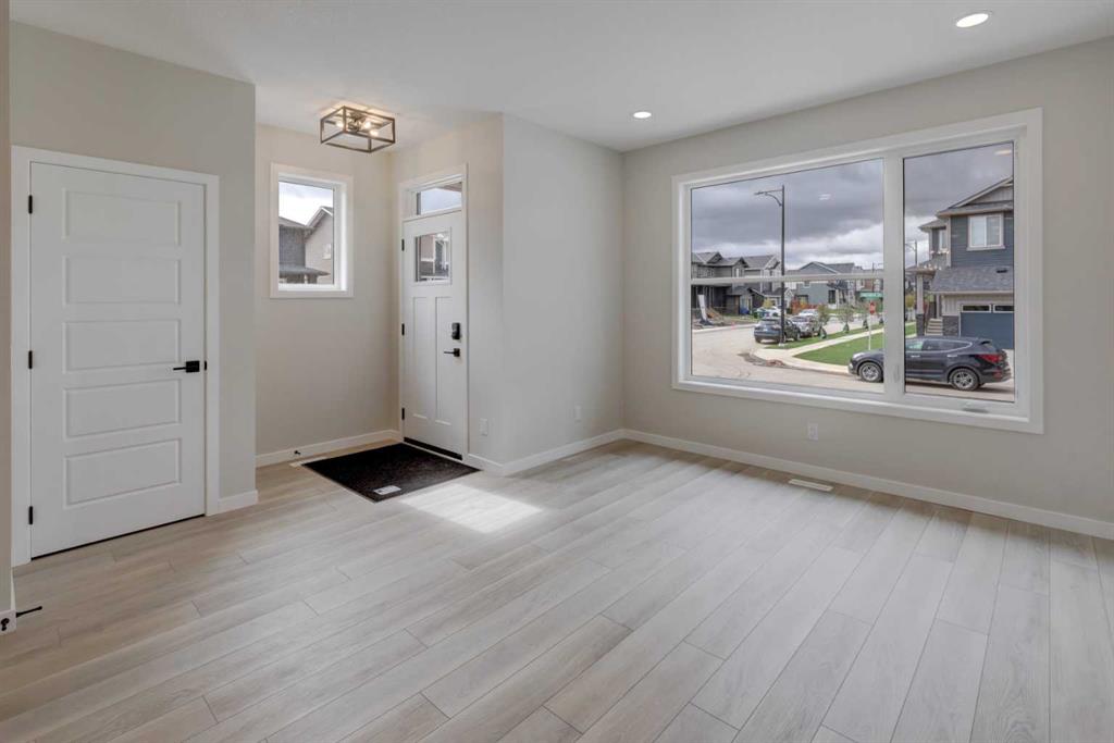 Picture for 2002 Cobblebrook Crescent SW