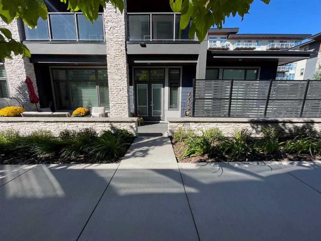 Picture for 101, 10 Mahogany Circle SE