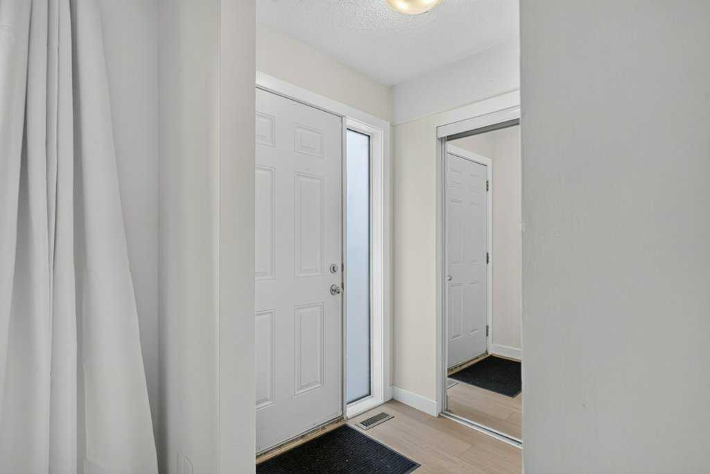 Picture for 106, 5404 10 Avenue SE