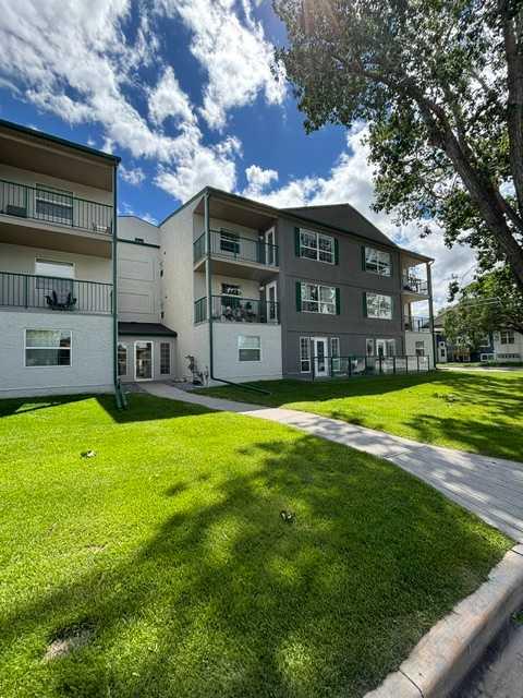 Picture for 302, 105 7 Avenue SE