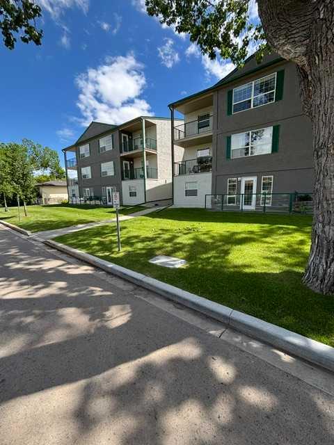 Picture for 302, 105 7 Avenue SE
