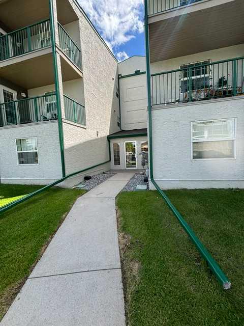 Picture for 302, 105 7 Avenue SE