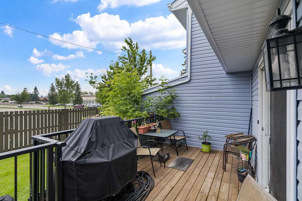 Picture for 3, 195 Manora Place NE