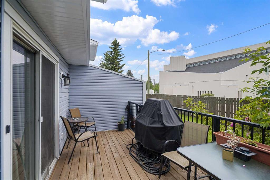 Picture for 3, 195 Manora Place NE