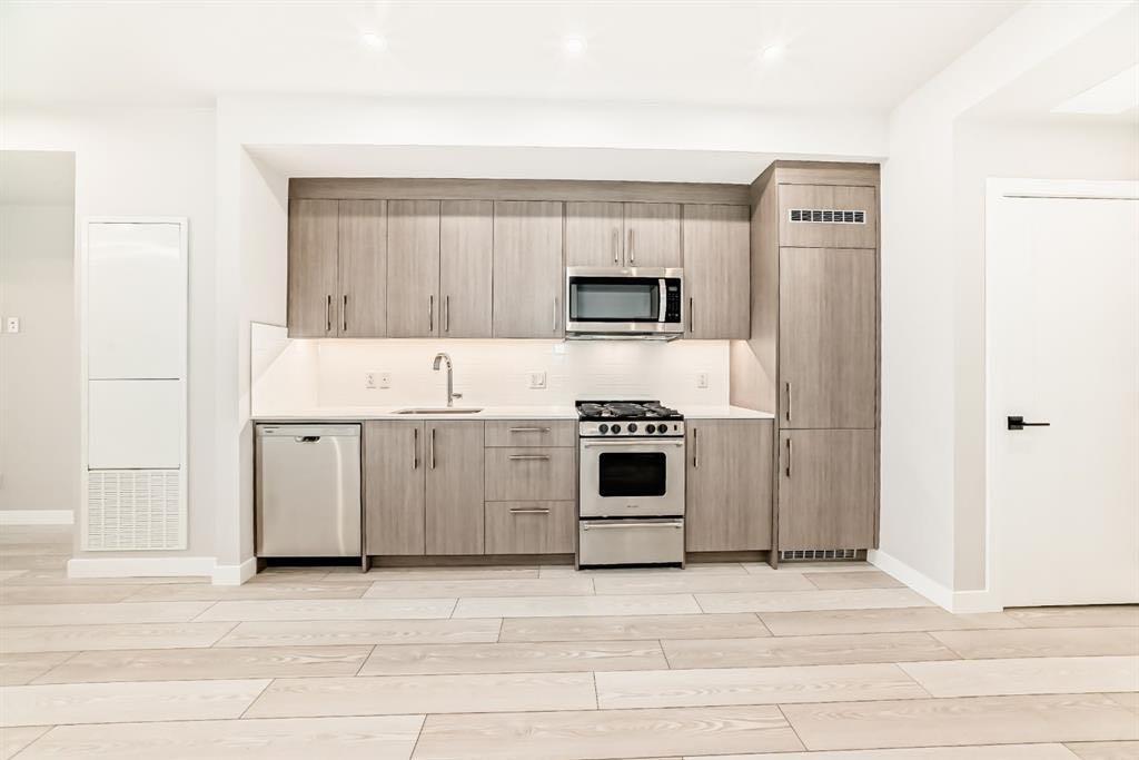 Picture for 325, 110 18A Street NW