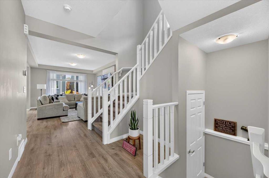 Picture for 33 Yorkville Green SW