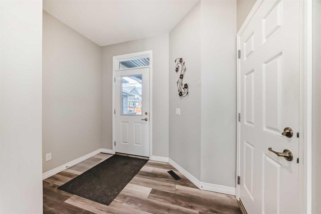 Picture for 615 Kingsmere Way SE