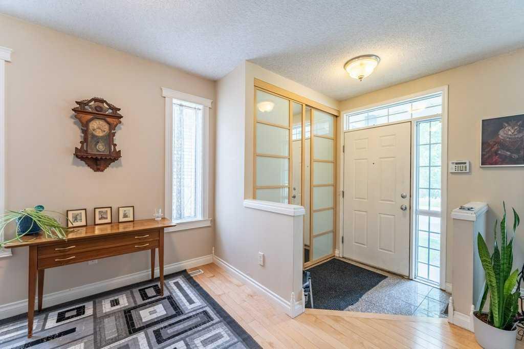 Picture for 250 Mt Lorette Close SE