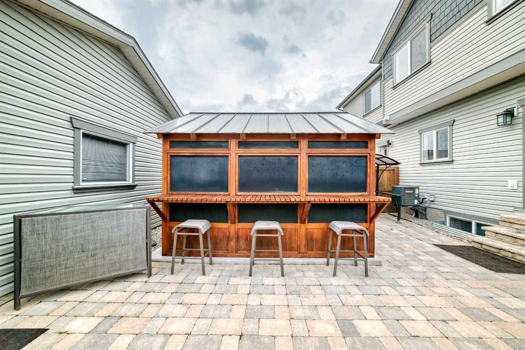 Picture for 41 Skyview Ranch Manor NE
