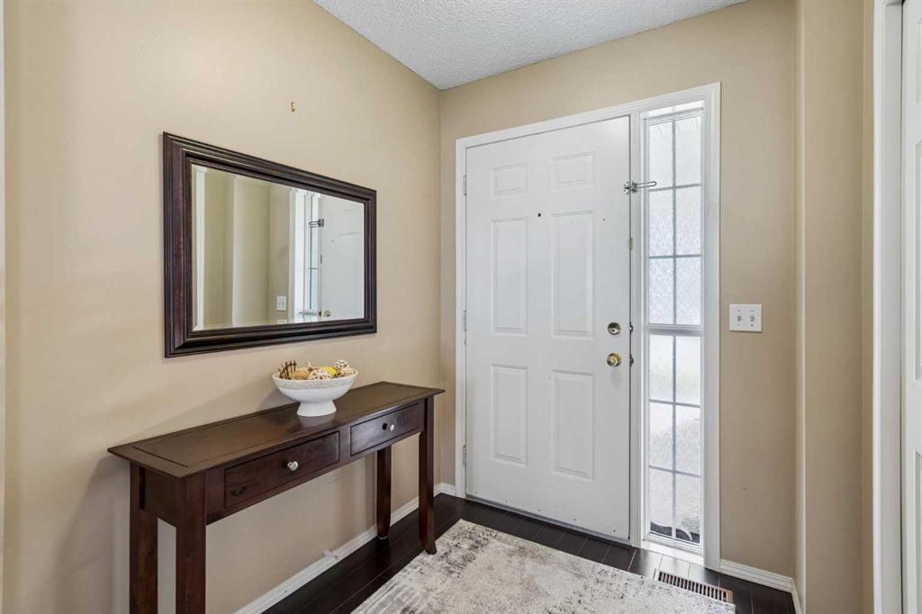 Picture for 100 Applemont Close SE