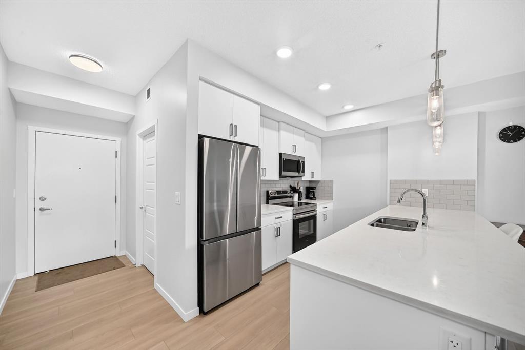 Picture for 2204, 33 Carringham Gate NW