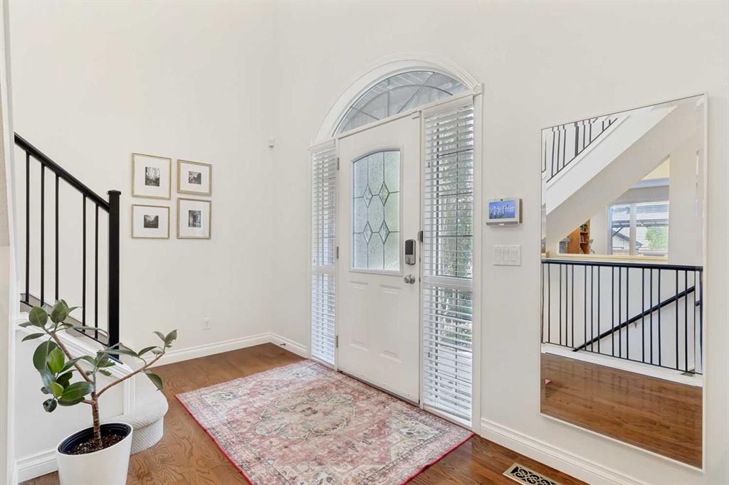 Picture for 270 Cougar Ridge Drive SW