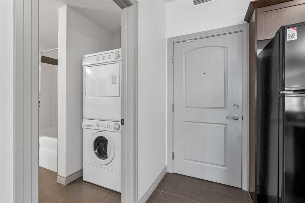 Picture for 216, 70 Royal Oak Plaza NW