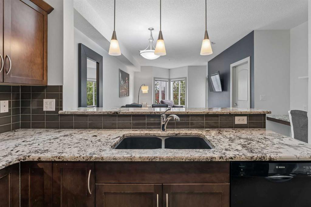 Picture for 216, 70 Royal Oak Plaza NW