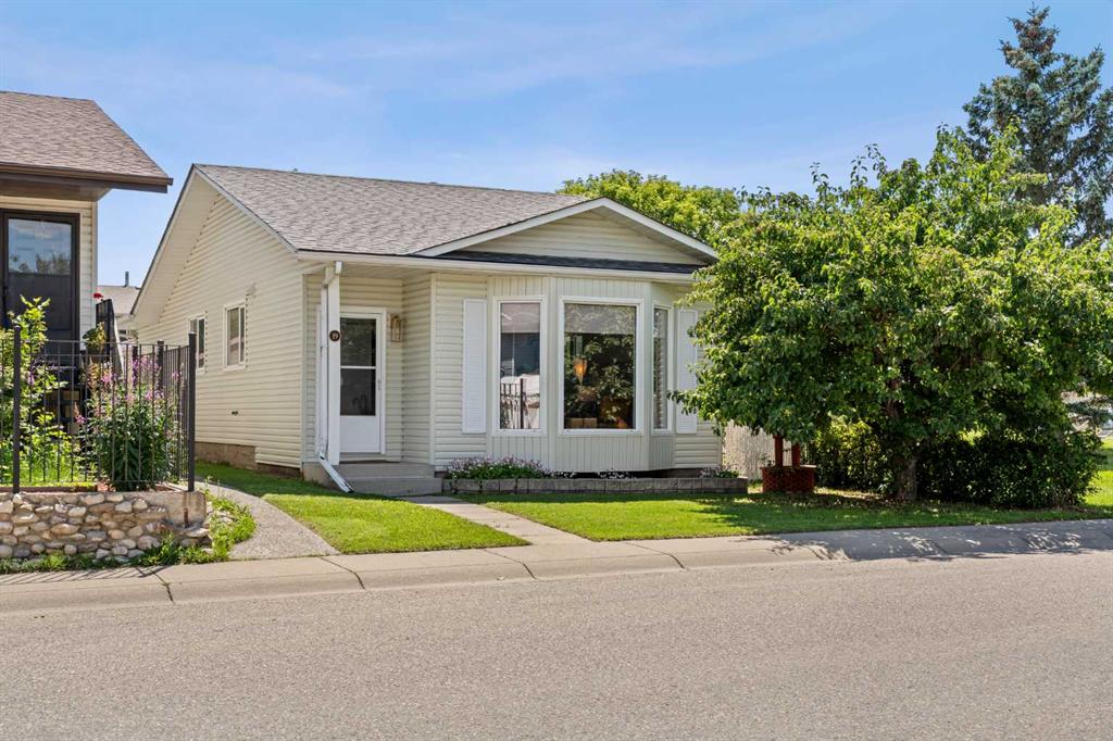 Picture for 19 Riverbirch Road SE