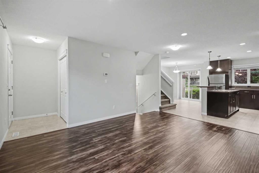 Picture for 127 Prestwick Villas SE