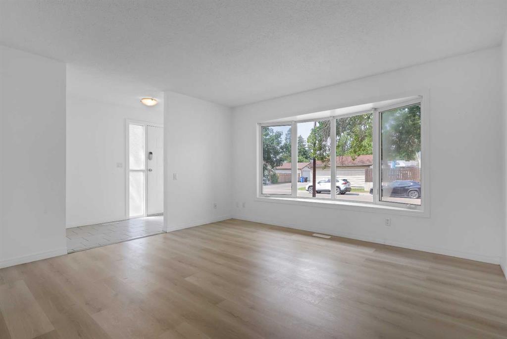 Picture for 264 Templeview Way NE