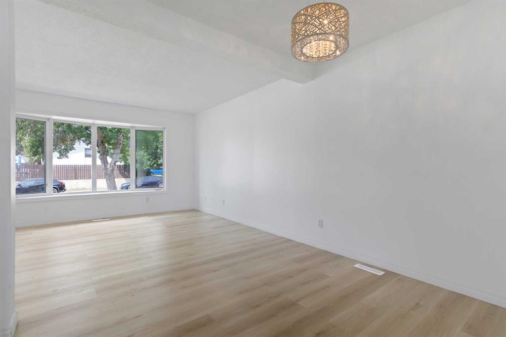 Picture for 264 Templeview Way NE