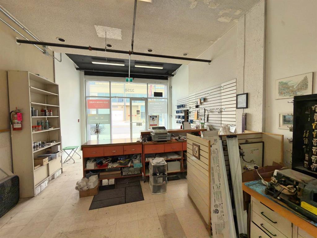 Picture for 325B 17 Avenue SW