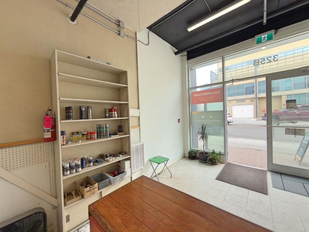 Picture for 325B 17 Avenue SW