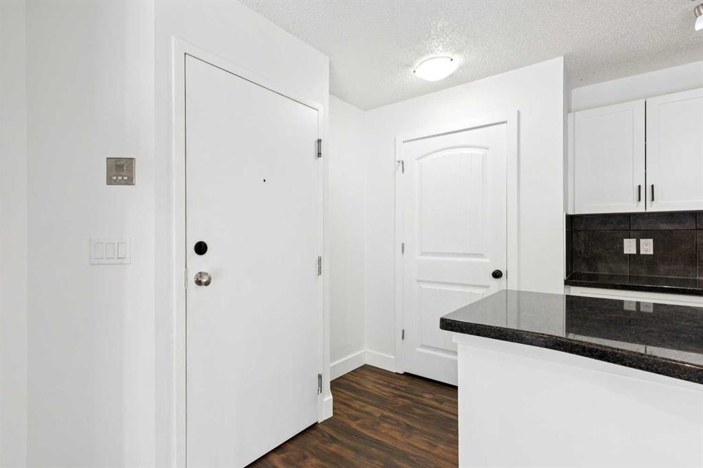 Picture for 2, 219 Village Terrace SW