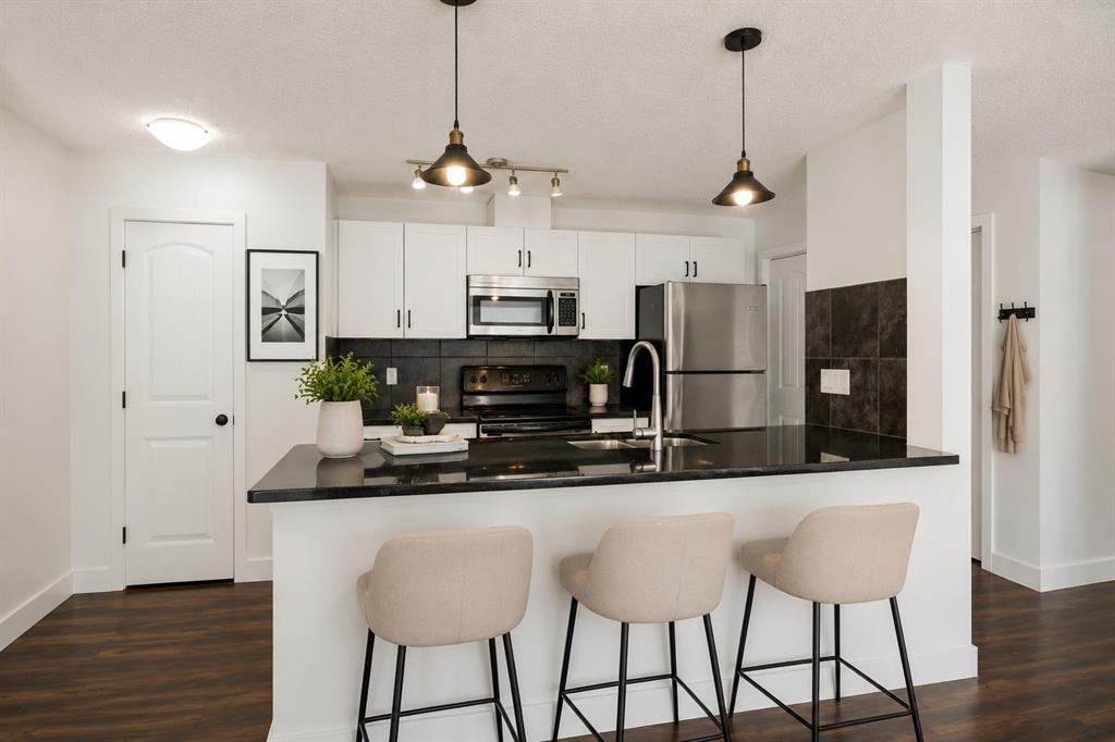 Picture for 2, 219 Village Terrace SW