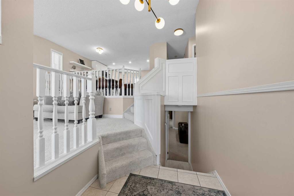 Picture for 71 Riverglen Crescent SE