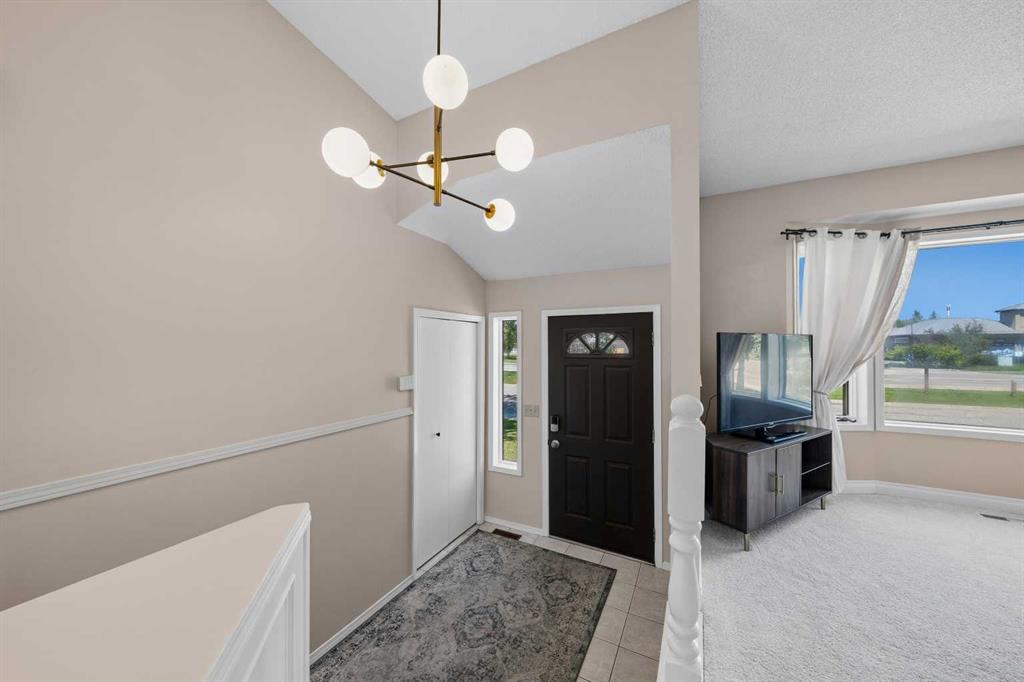 Picture for 71 Riverglen Crescent SE