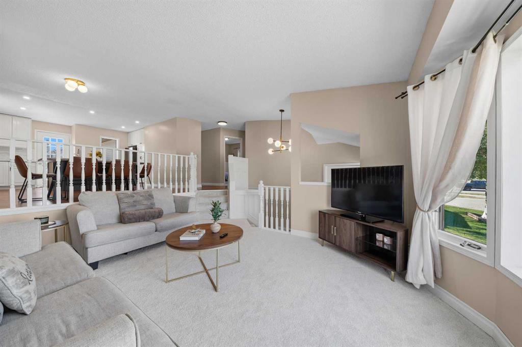 Picture for 71 Riverglen Crescent SE