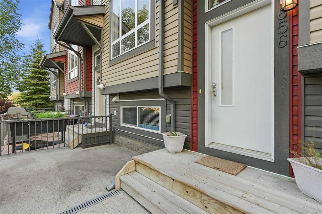 Picture for 656 Copperpond Boulevard SE