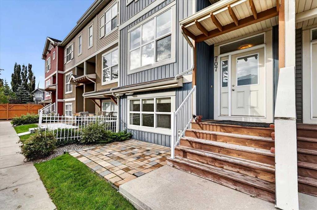Picture for 707, 10 Auburn Bay Avenue SE