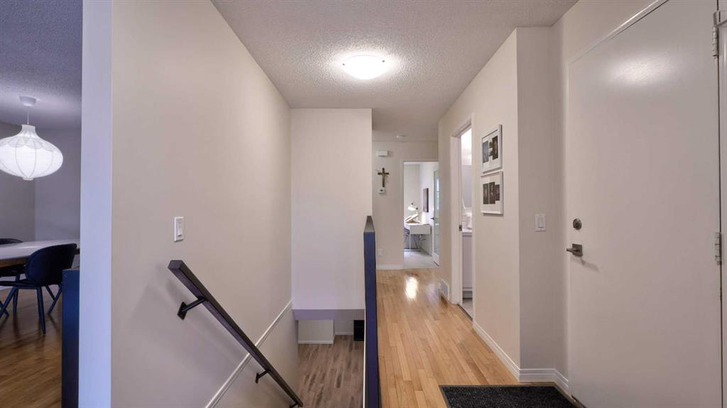 Picture for 40 Vandoos Villas NW