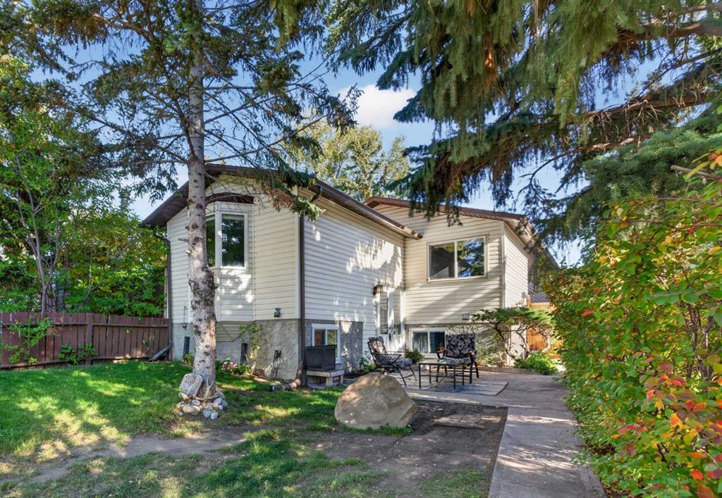 Picture for 907 Ranchview Crescent NW